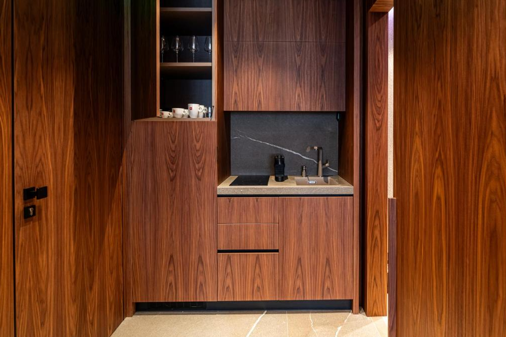 Η ενσωματωμένη kitchenette της κατοικίας